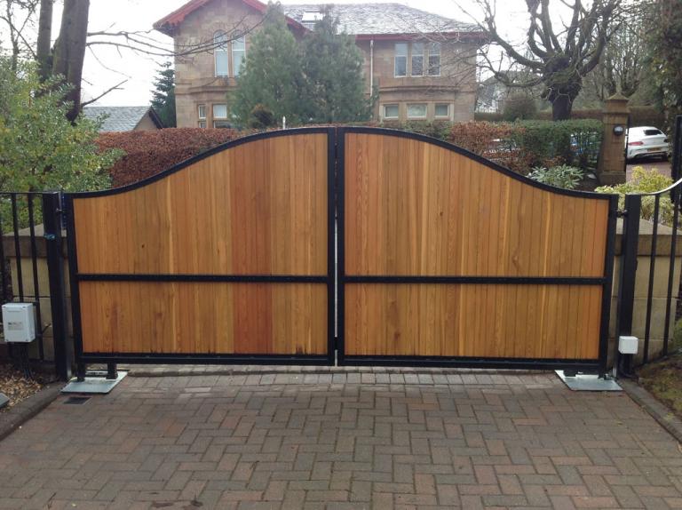 Wood & metal electric gates